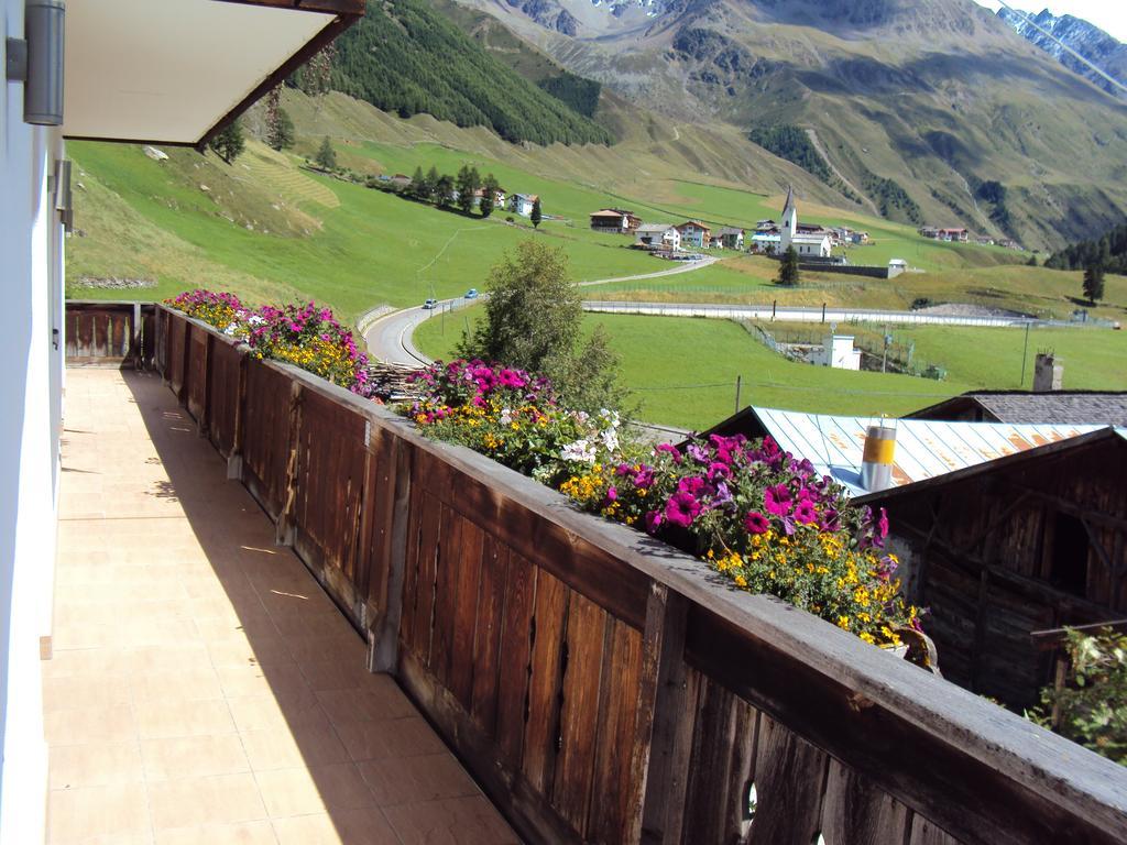 Haus Fliri Hotel Curon Venosta Exterior foto